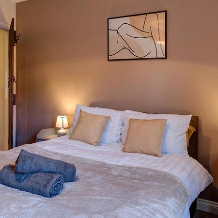Cosy 2 Bed Home Chesterfield Eksteriør bilde