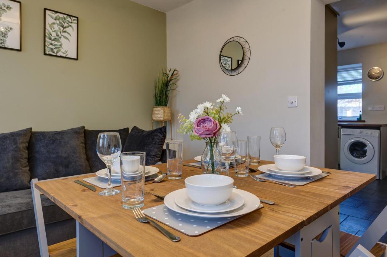 Cosy 2 Bed Home Chesterfield Eksteriør bilde