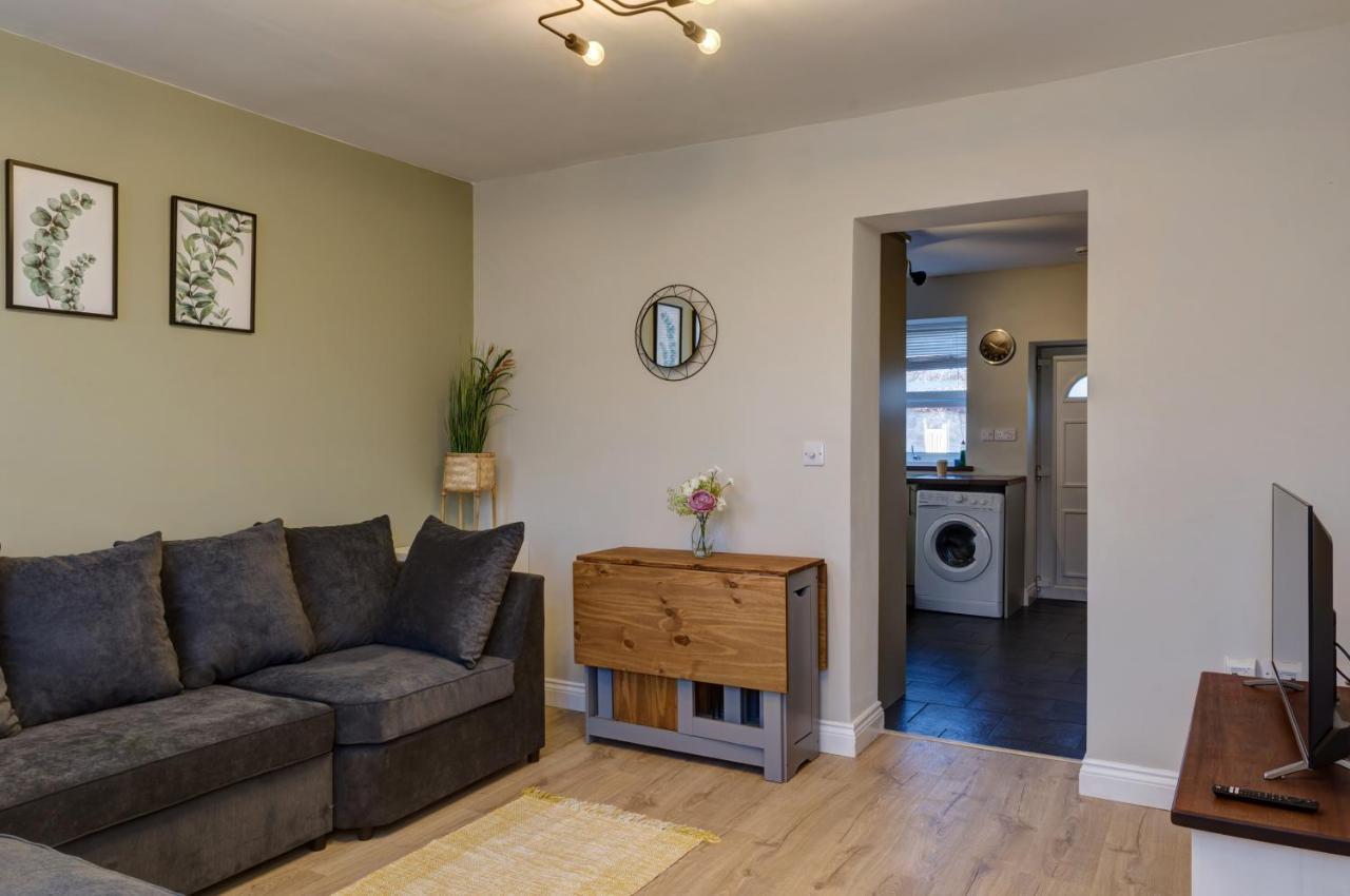 Cosy 2 Bed Home Chesterfield Eksteriør bilde