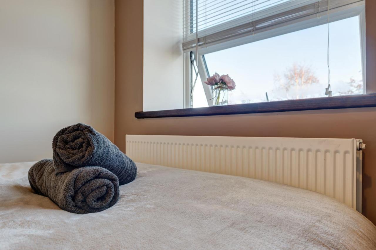 Cosy 2 Bed Home Chesterfield Eksteriør bilde