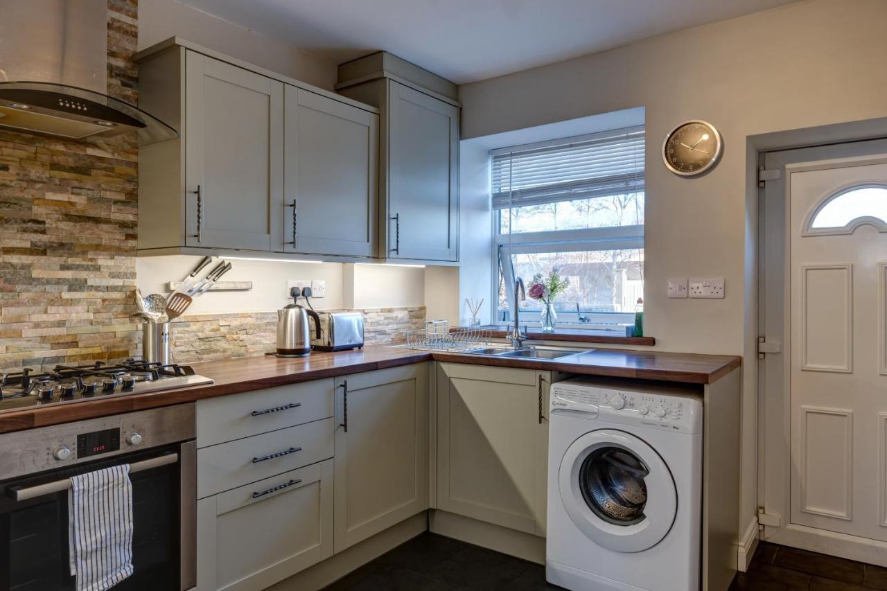 Cosy 2 Bed Home Chesterfield Eksteriør bilde