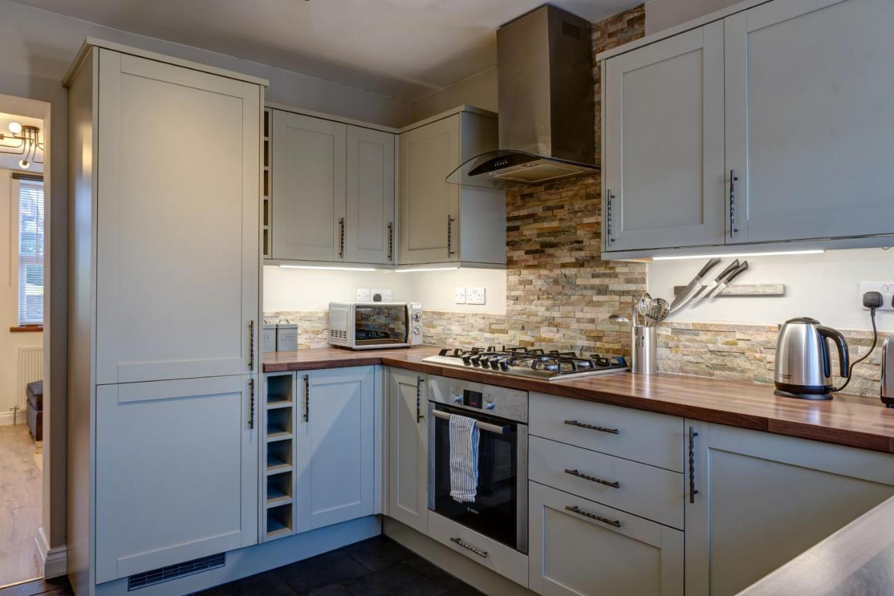 Cosy 2 Bed Home Chesterfield Eksteriør bilde